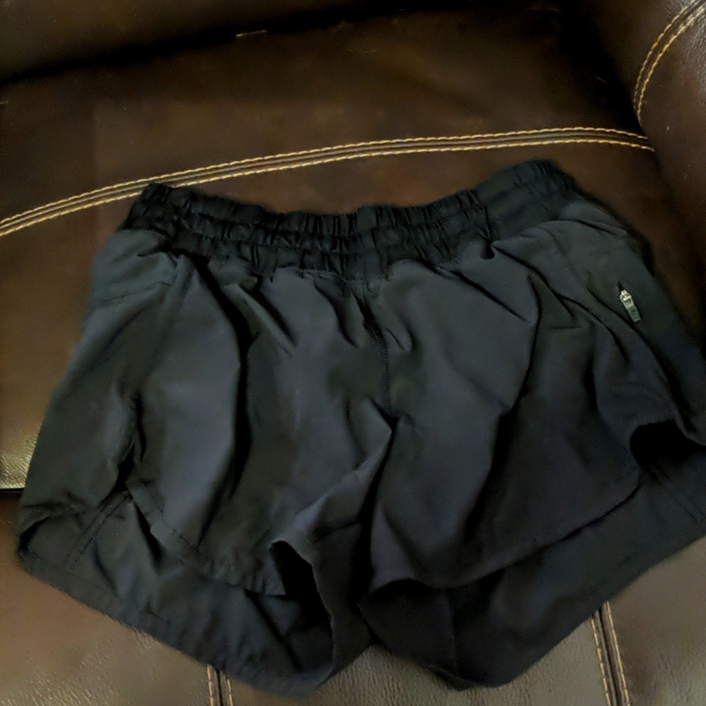 Lululemon shorts size 6